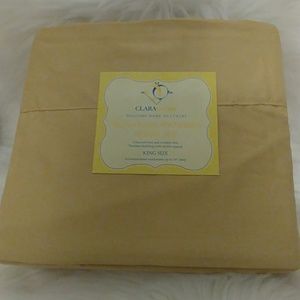 Clara Clark 820 Gold King Size Sheet Set